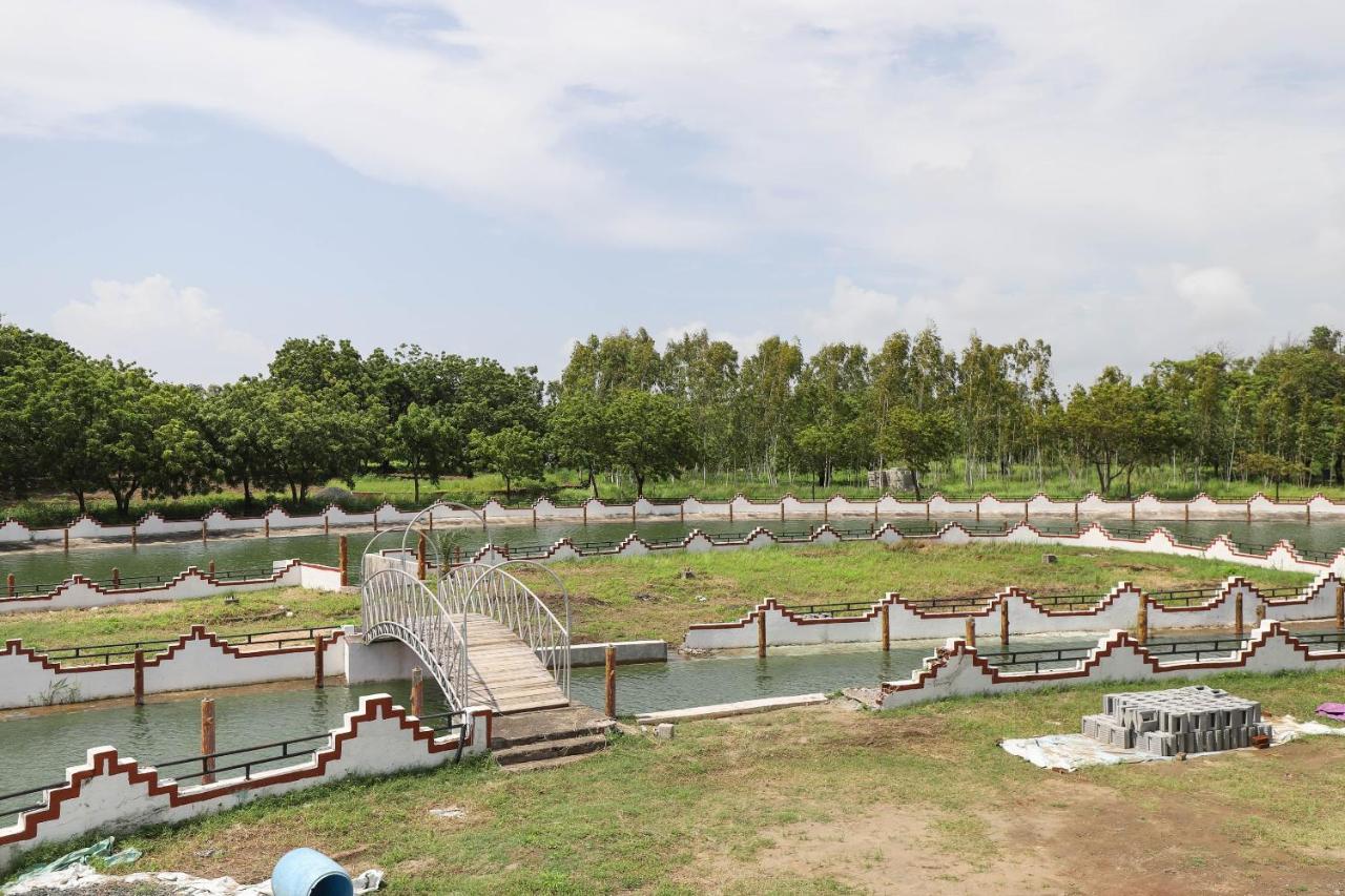 Capital O 49279 Chhab Chhaba Chhab Water Fun Park & Resort Damka Buitenkant foto