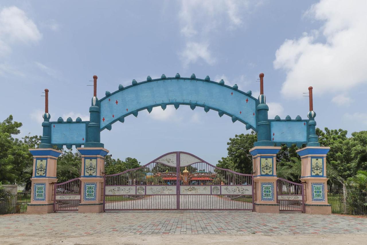 Capital O 49279 Chhab Chhaba Chhab Water Fun Park & Resort Damka Buitenkant foto